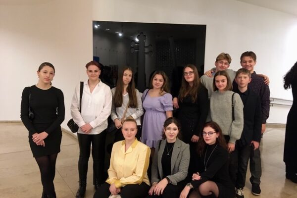 Harpagon je lakomec? - základní škola Žákovská