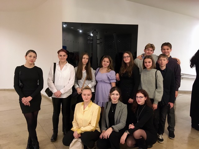 Harpagon je lakomec? - základní škola Žákovská