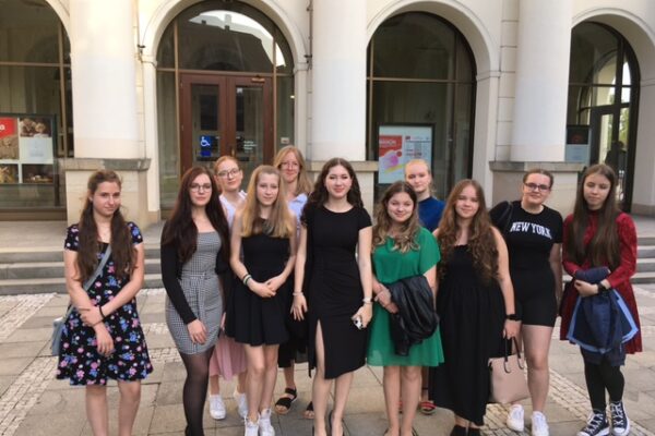 NA BALET? URČITĚ ANO! - základní škola Žákovská